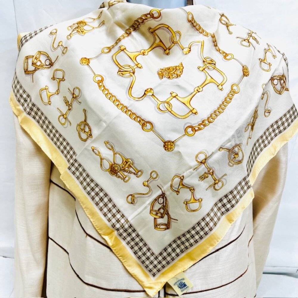 Vintage Yokohama mini scarf 100% silk satin , 20"x20", color beige ivery (10) - Picture 2 of 9